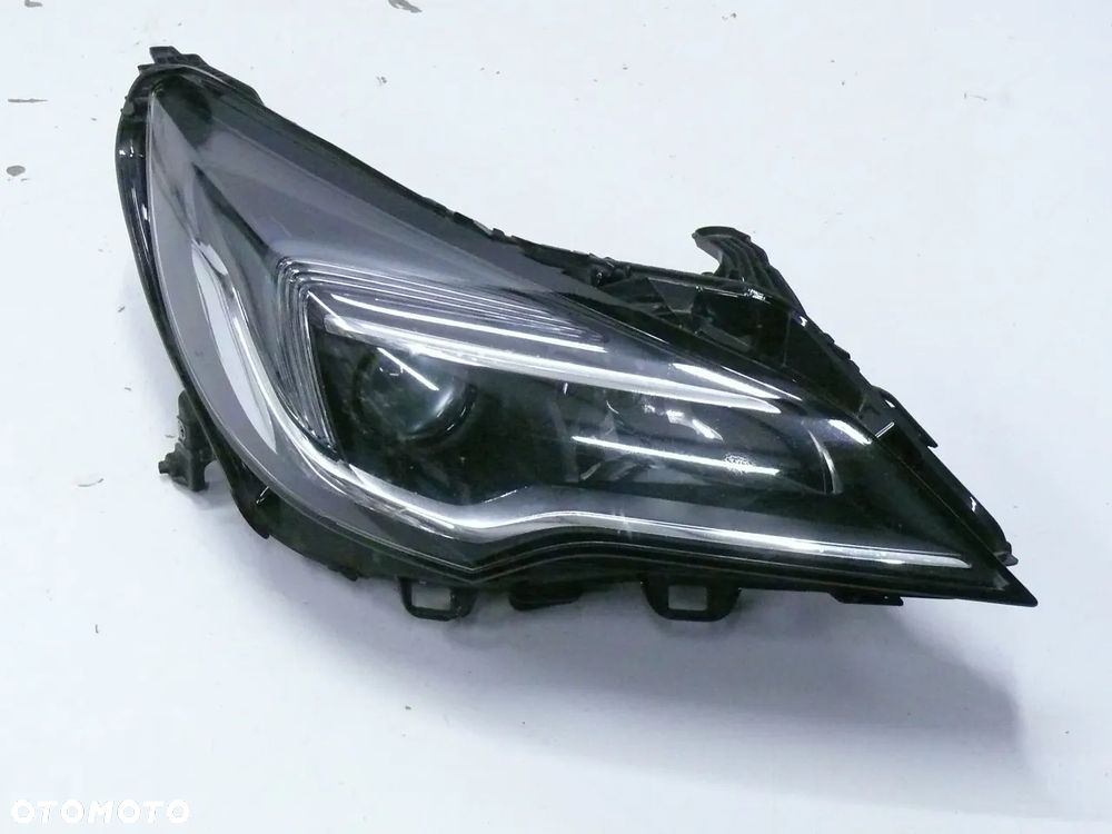 LAMPA PRZEDNIA PRAWA OPEL ASTRA V K 2015 2019