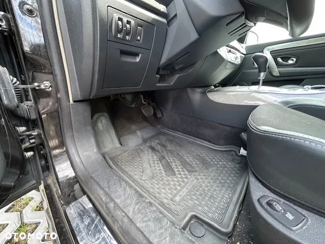 Renault Laguna Grandtour dCi 175 FAP GT - 14