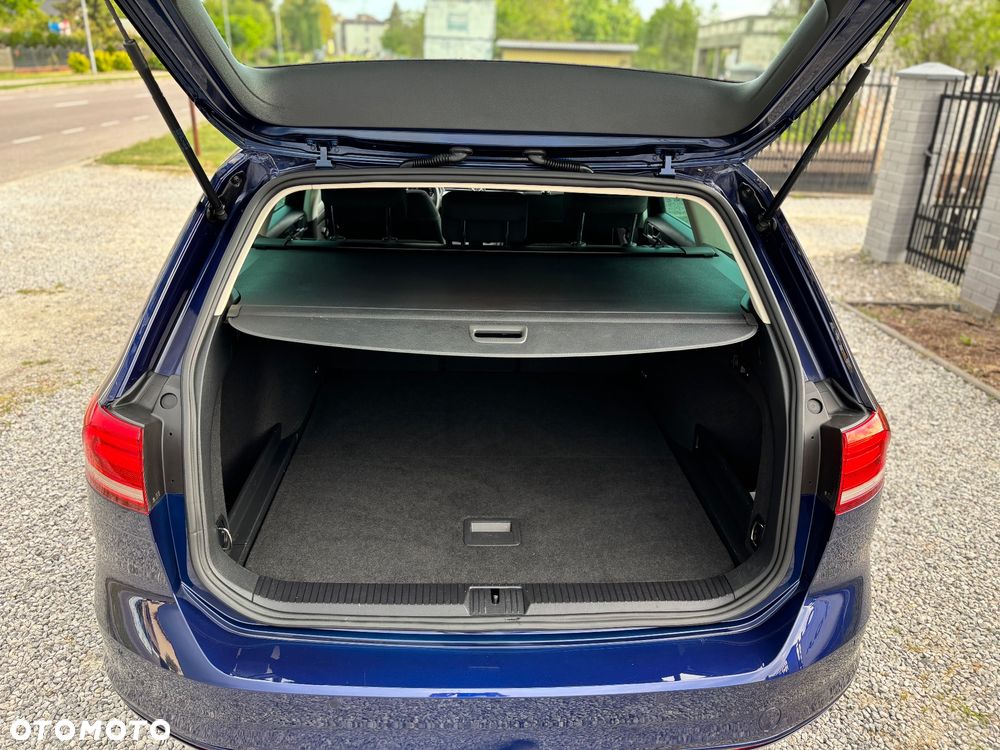 Volkswagen Passat - 22