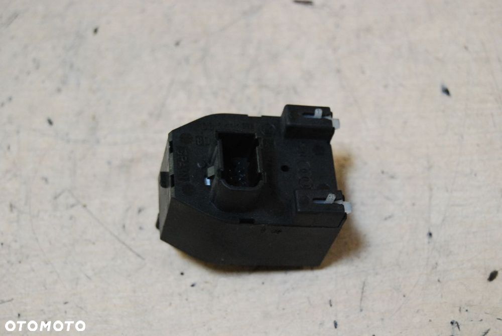 PRZEŁĄCZNIK REGULACJI LUSTEREK 8D0959565A AUDI A3 8L - 5