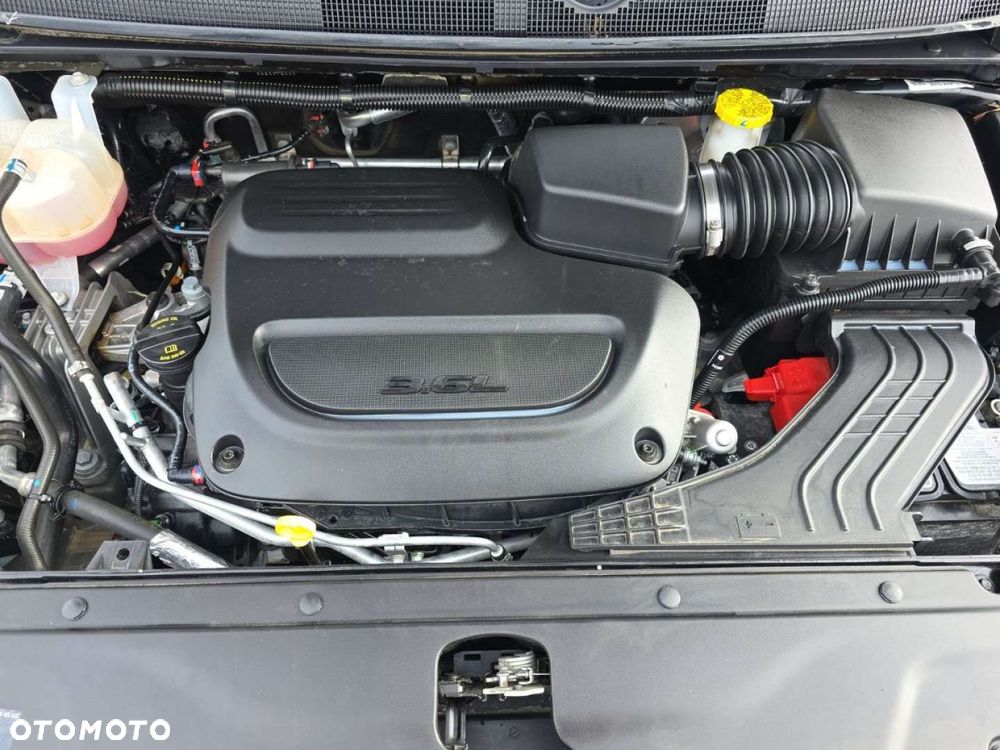 Chrysler Pacifica - 11