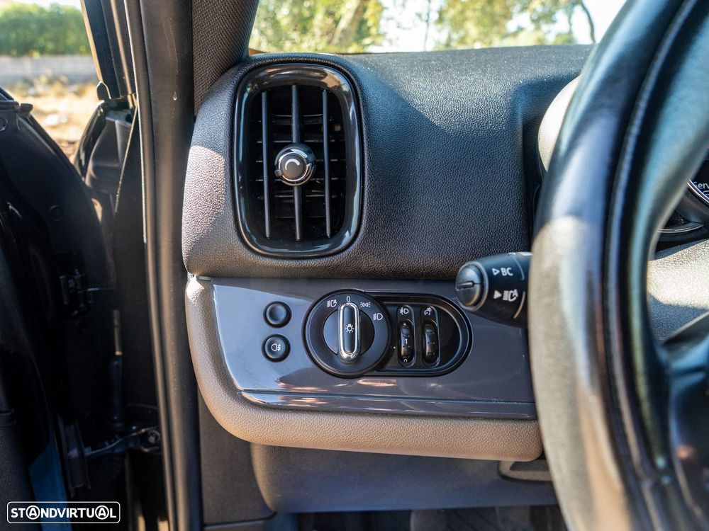 MINI Countryman One D Sport Edition - 32