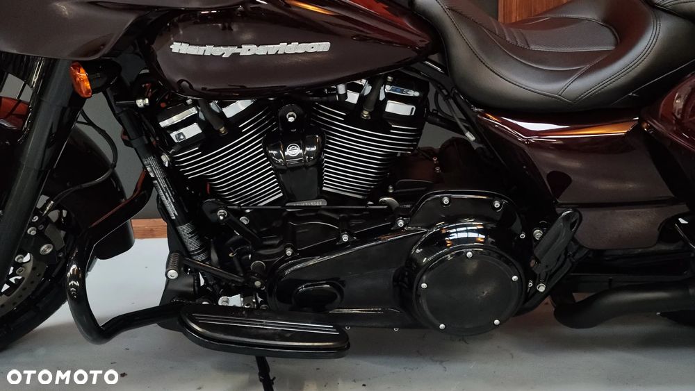 Harley-Davidson Touring Street Glide - 21