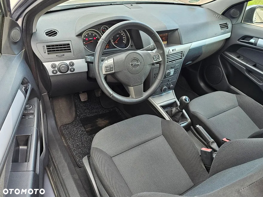 Opel Astra GTC 1.6 Edition Plus - 14