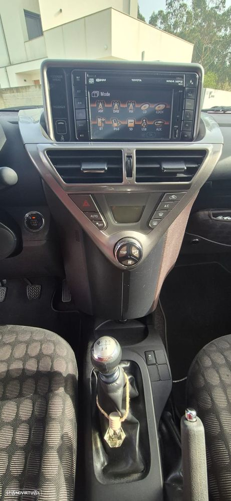 Toyota iQ 1.0 VVT-i 2 NAVI+Bluetooth - 10