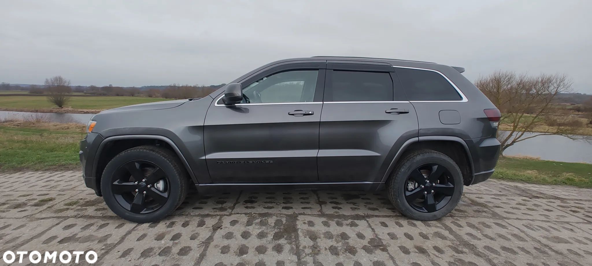 Jeep Grand Cherokee - 1