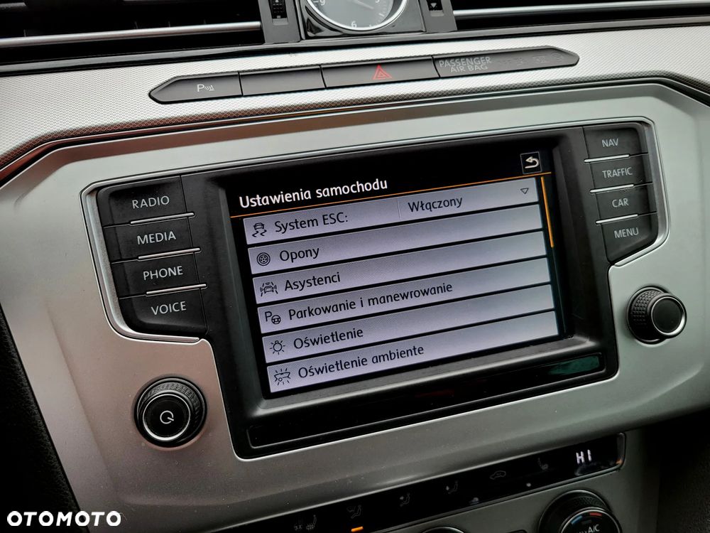 Volkswagen Passat - 34