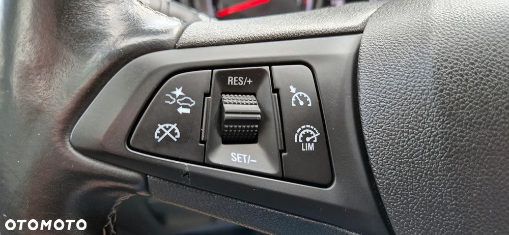 Opel Astra 1.4 Turbo Dynamic - 25