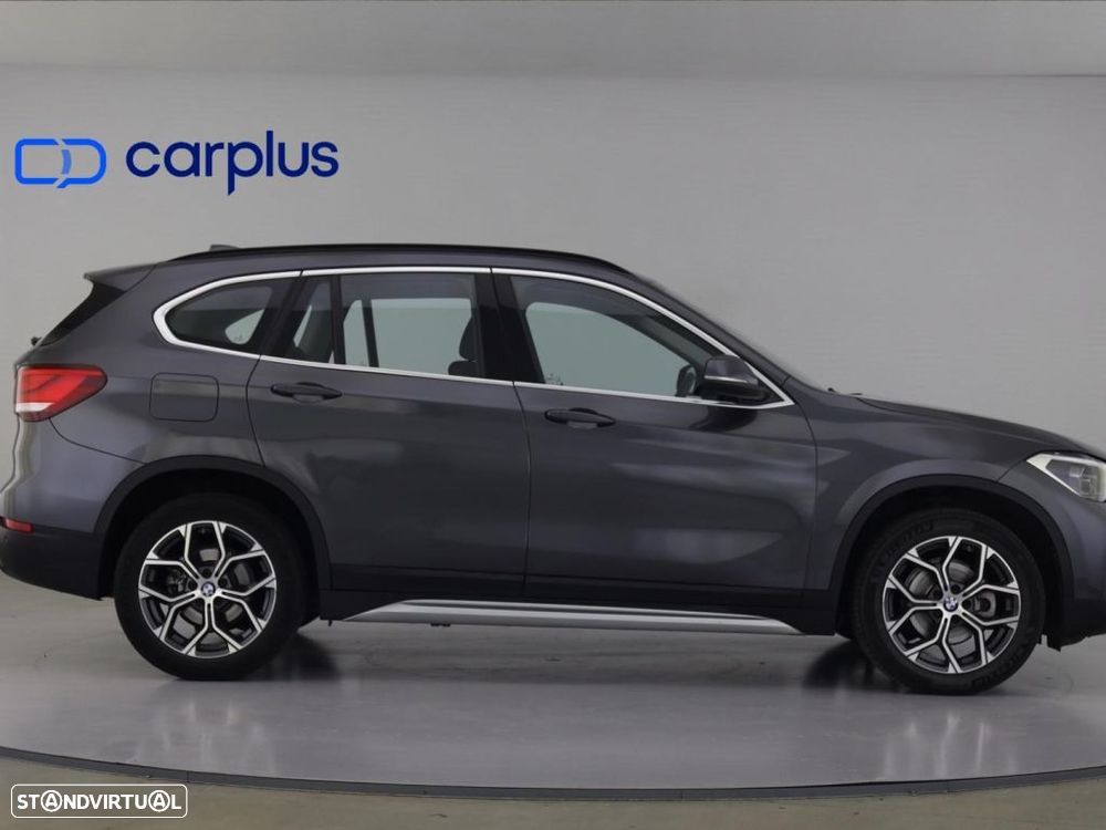 BMW X1 16 d sDrive Advantage Auto — fotografia 8