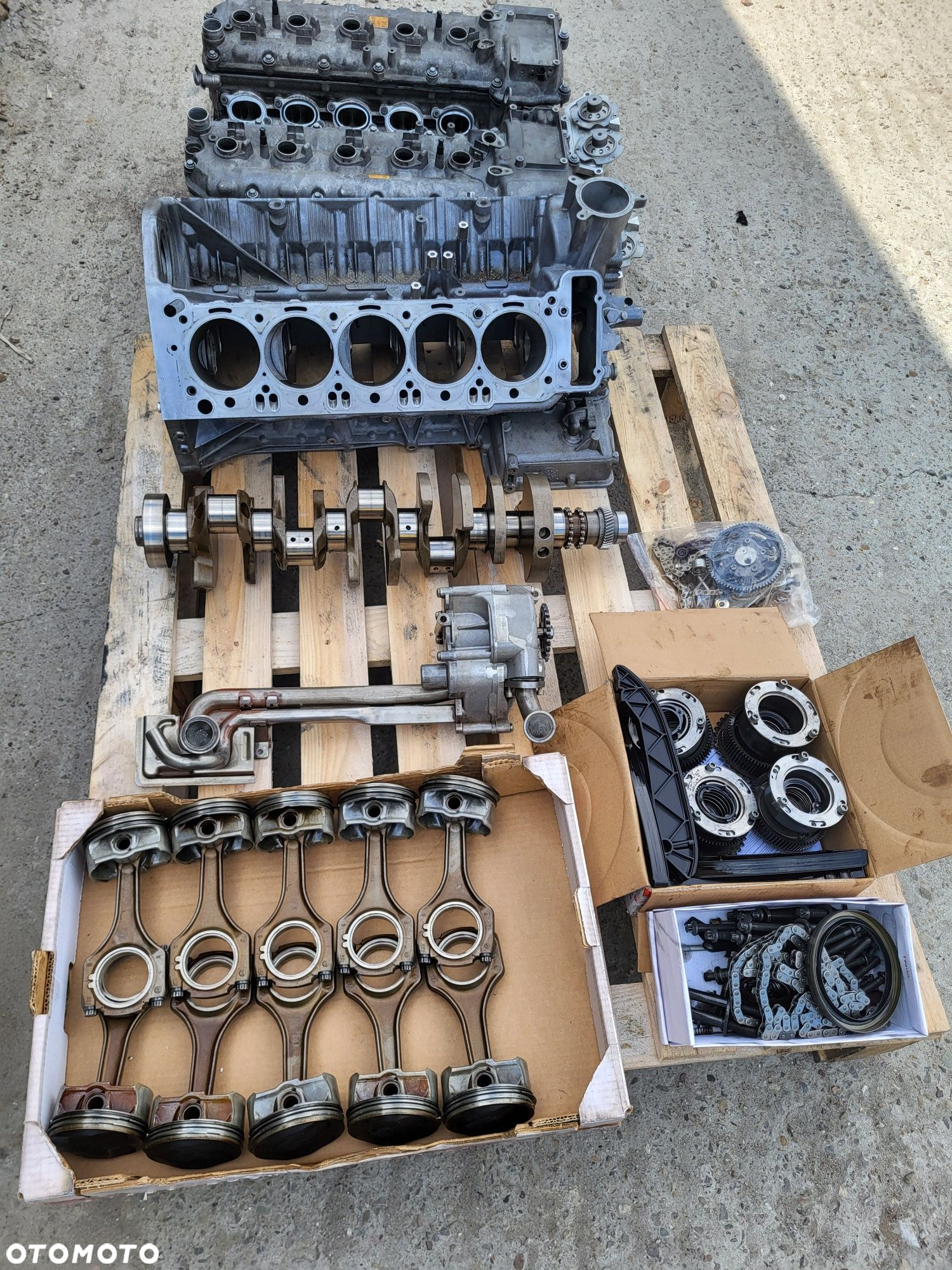 Korbowód Tłok bmw m5 e60 m6 e63 e64 v10 507km S85B50A - 2