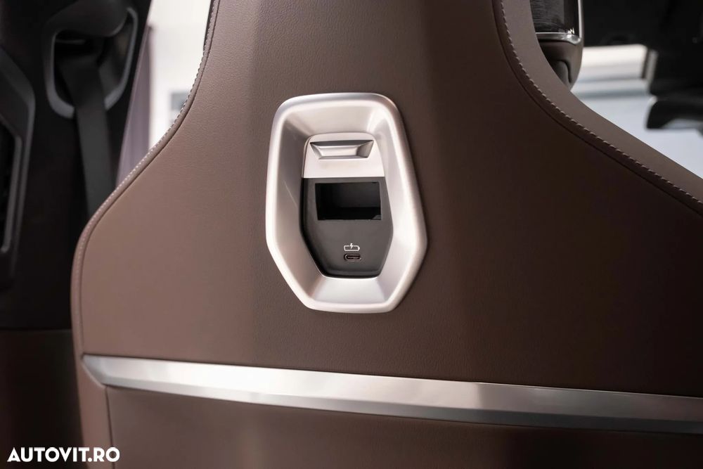 BMW Seria 7 - 36