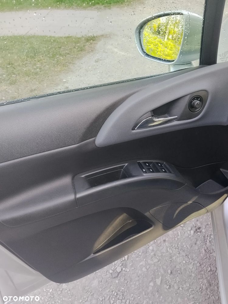 Opel Meriva - 22