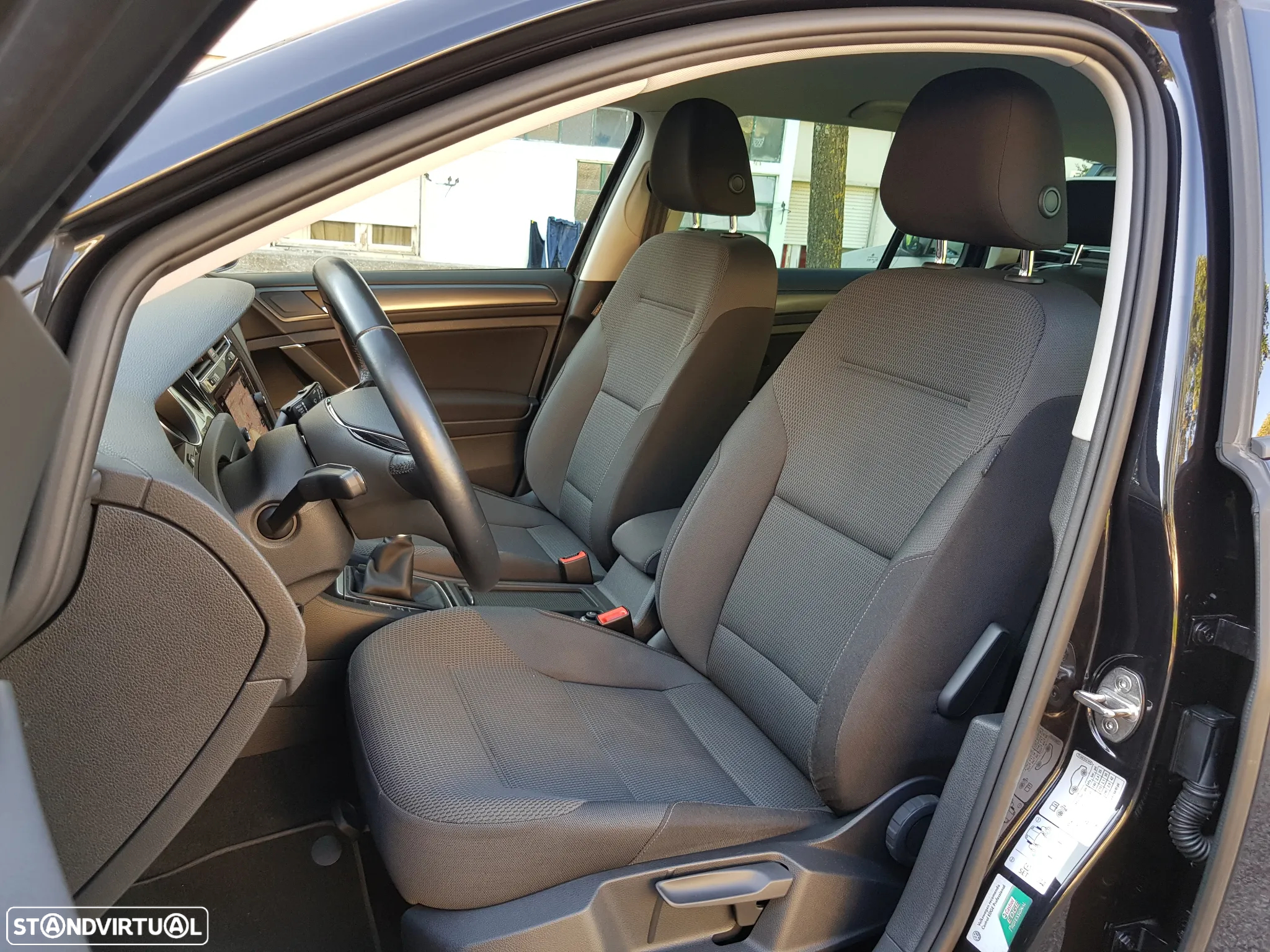 VW Golf Variant 1.6 TDi Confortline - 27