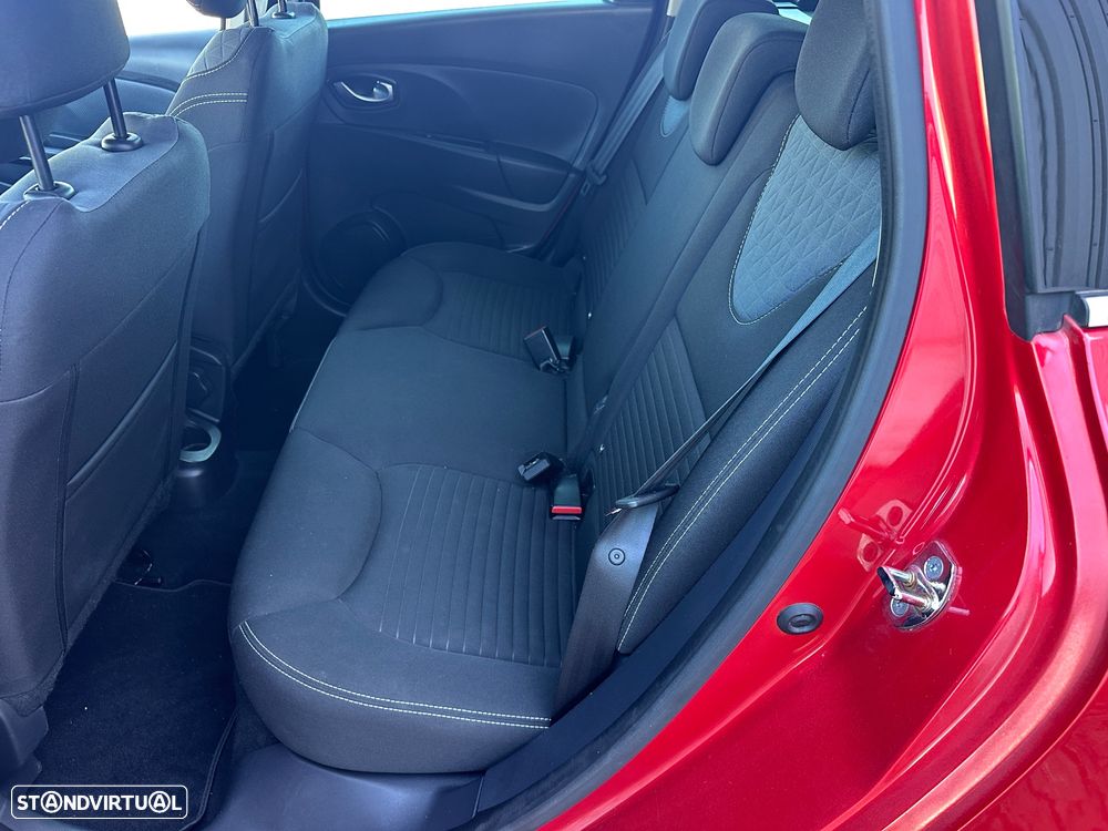 Renault Clio Sport Tourer TCe 120 EDC GT - 13