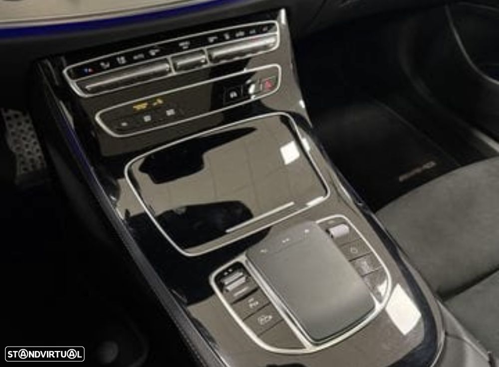 Mercedes-Benz E 300 de 4Matic T 9G-TRONIC AMG Line - 34