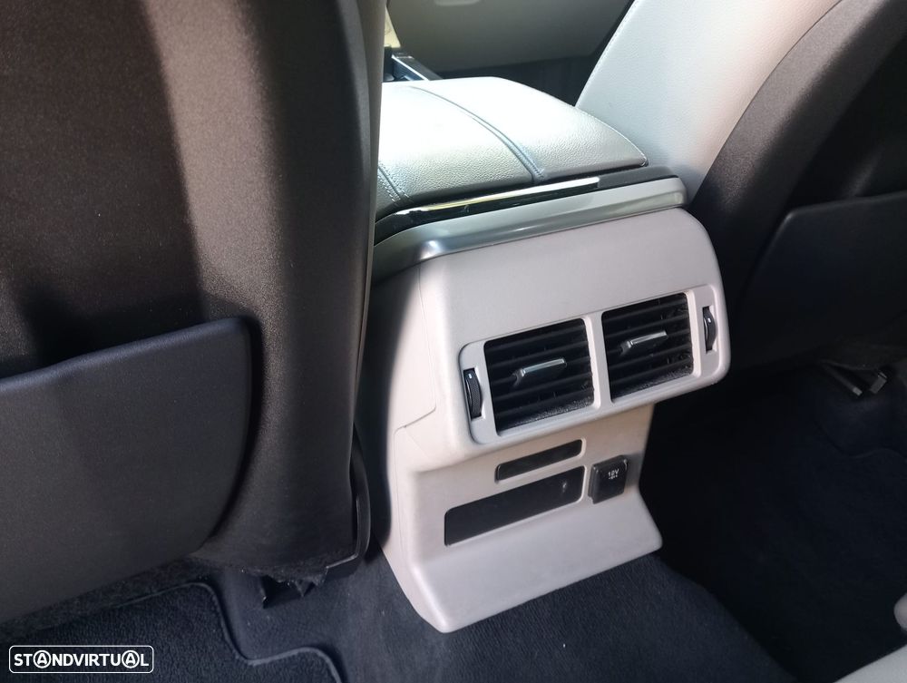 Land Rover Range Rover Velar 2.0 D R-Dynamic - 29