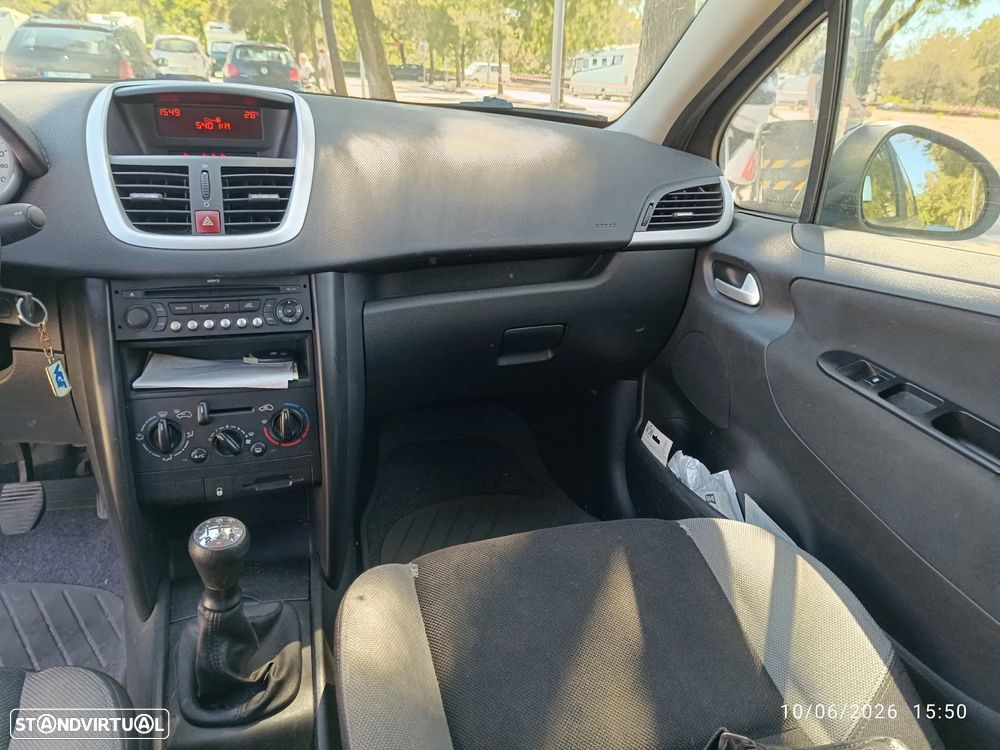 Peugeot 207 1.4 16V Trendy - 7