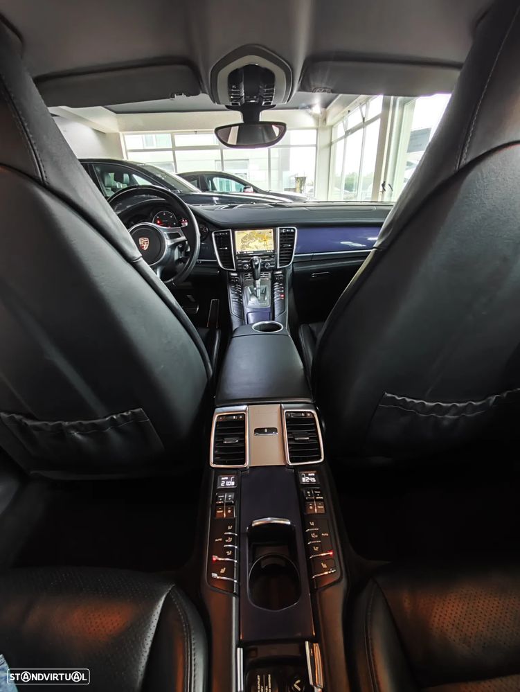 Porsche Panamera Platinum Edition - 36