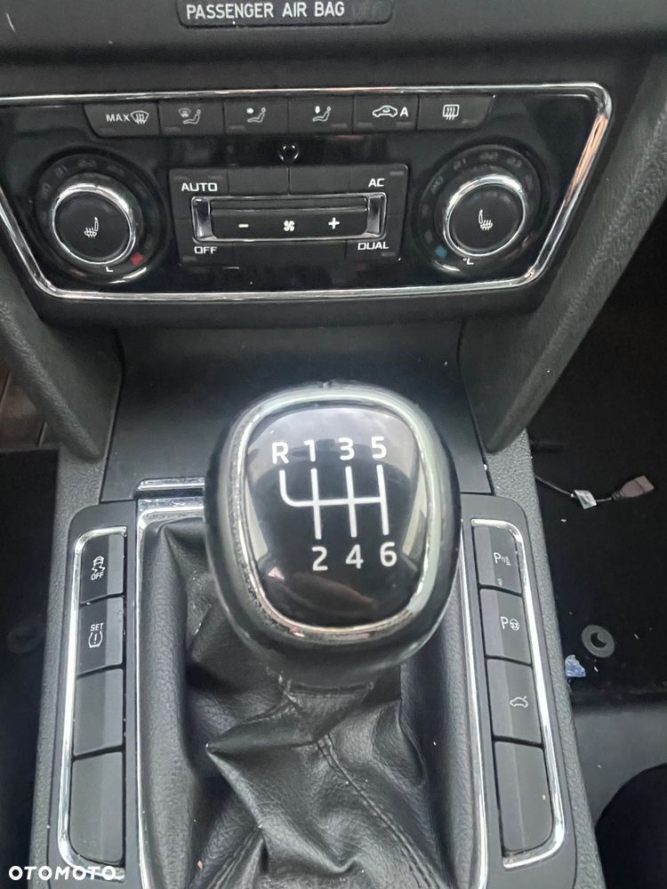 Skoda Superb 2.0 TDI Elegance - 23