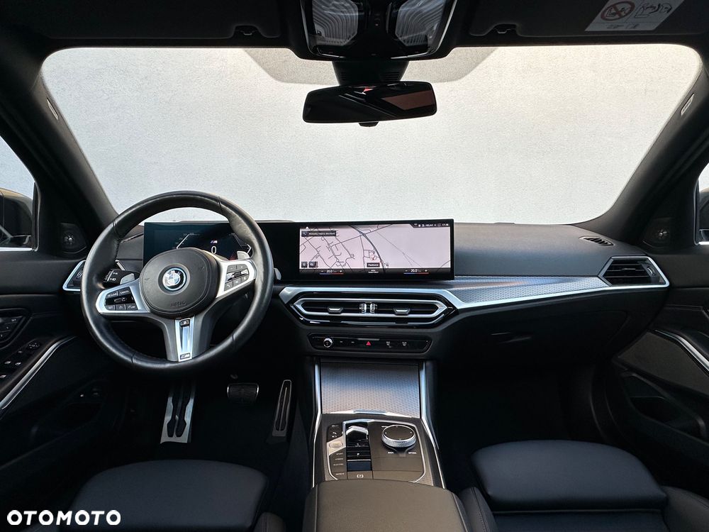 BMW Seria 3 330e xDrive M Sport - 17