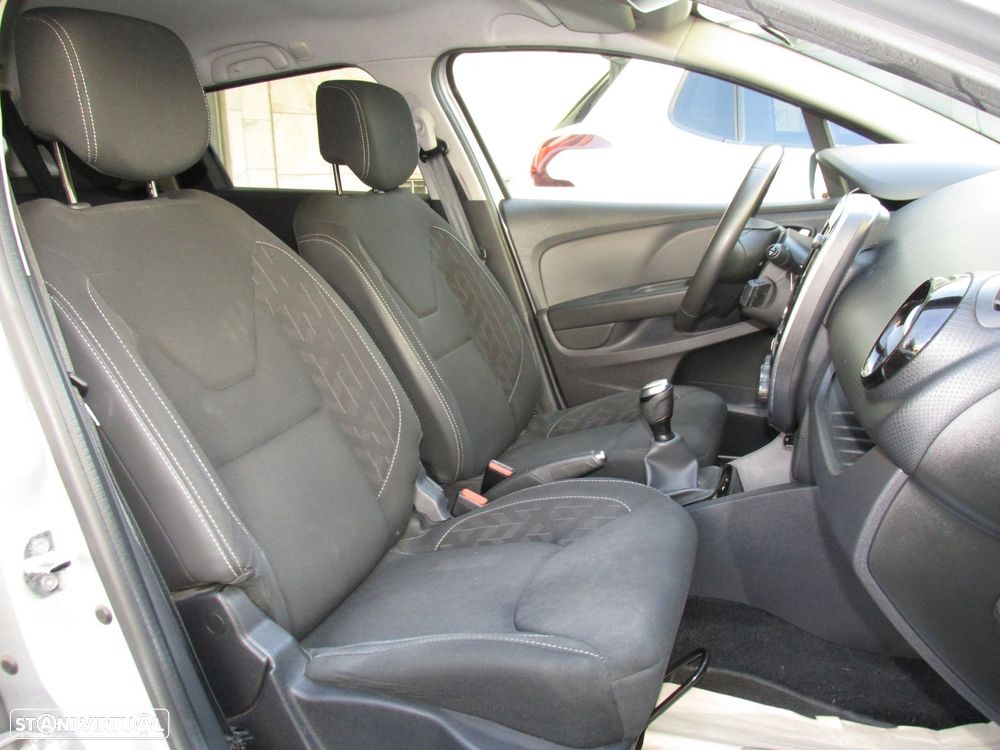 Renault Clio Sport Tourer 0.9 TCe Limited - 17