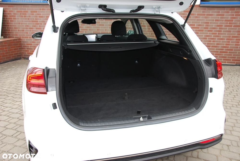 Kia Ceed - 37