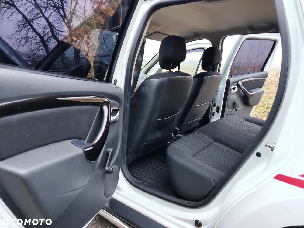 Dacia Duster 1.6 16V 4x2 Laureate - 37