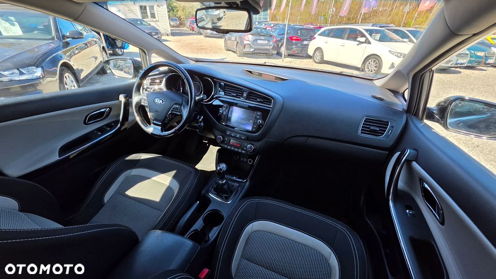 Kia Ceed 1.6 GDI L Business Line - 26