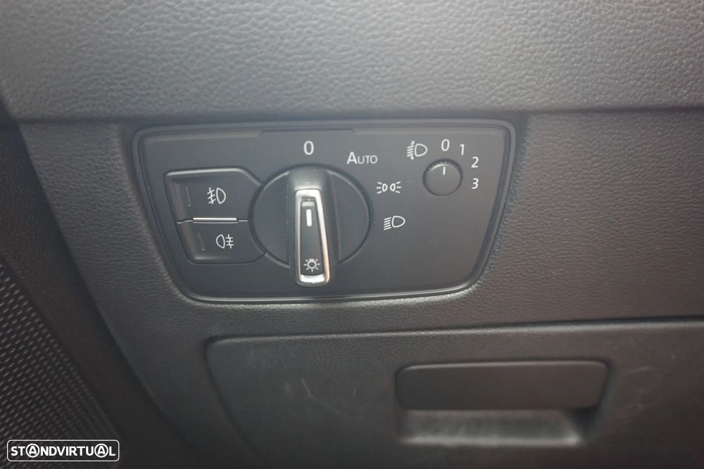 VW Passat Variant 1.6 TDI Confortline - 26