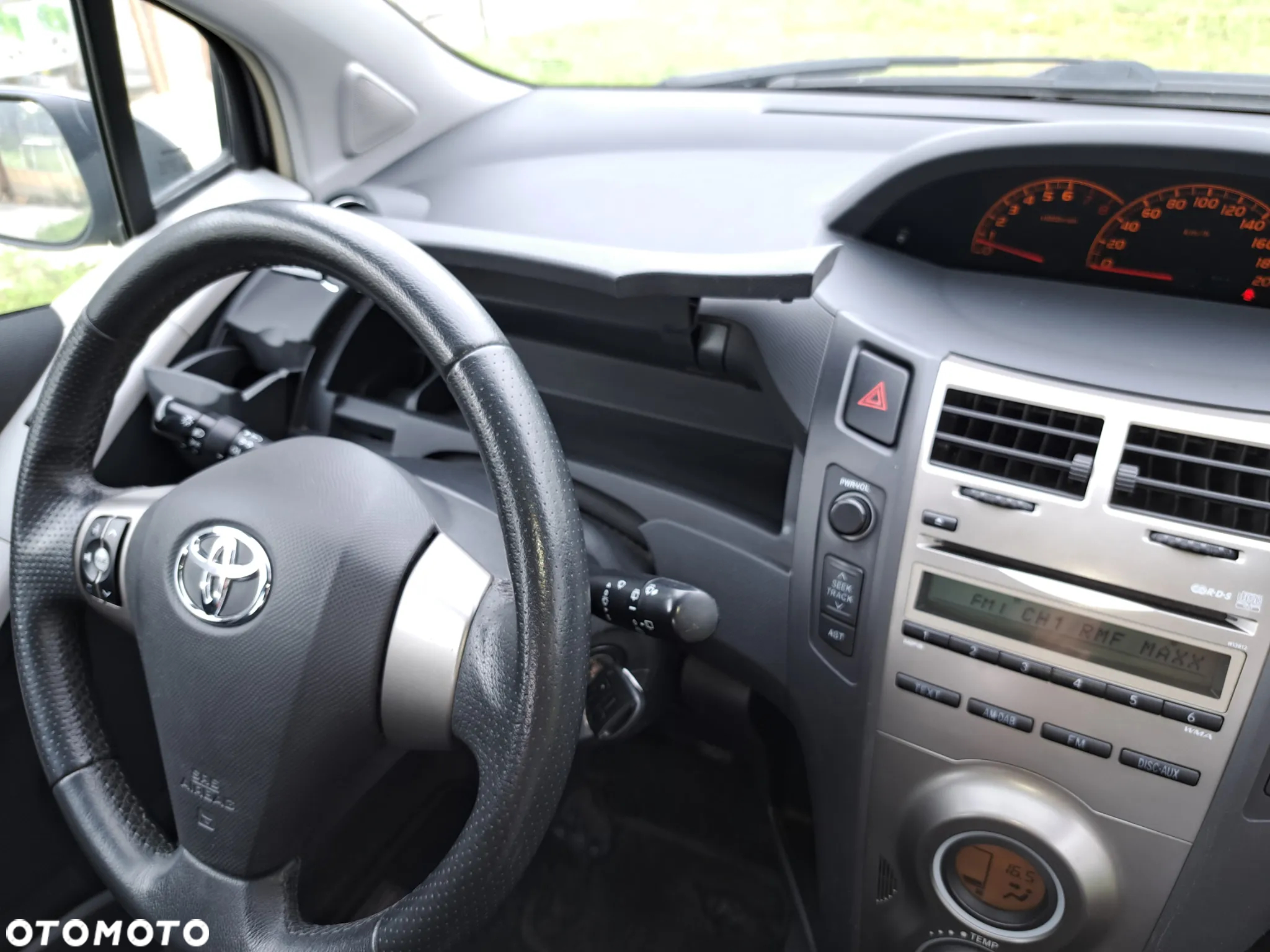 Toyota Yaris - 7