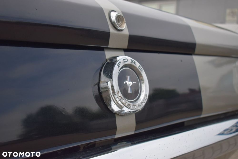 Ford Mustang - 36