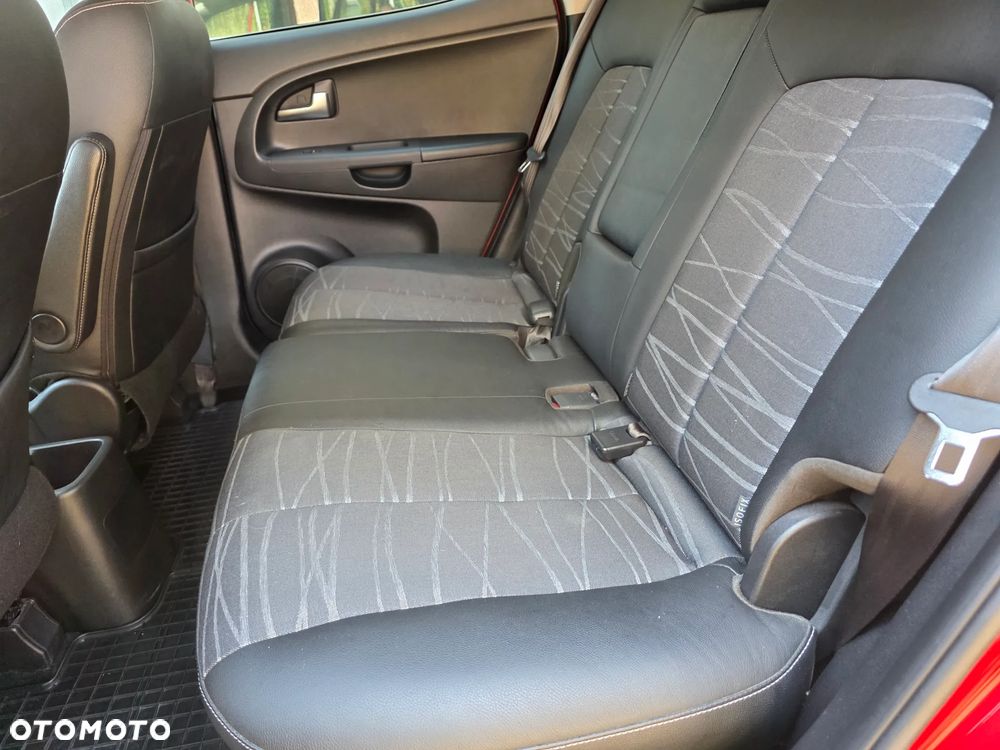 Kia Venga 1.6 Business Line - 10