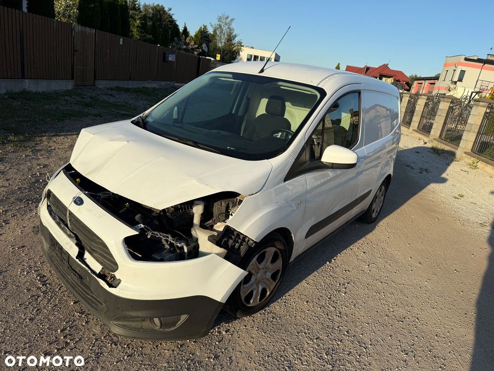 Ford Transit Courier - 11