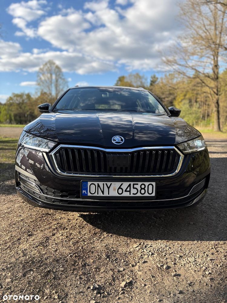 Skoda Octavia 2.0 TDI DSG Sportline - 24