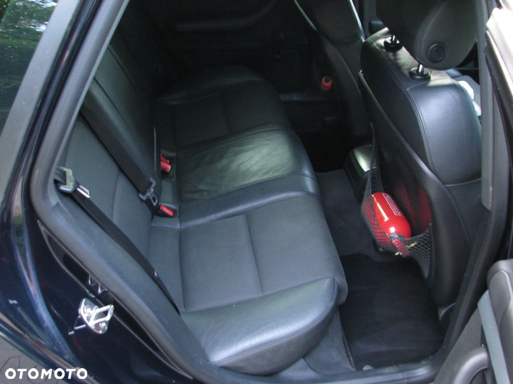 Audi A4 Avant 2.0 TDI DPF - 16