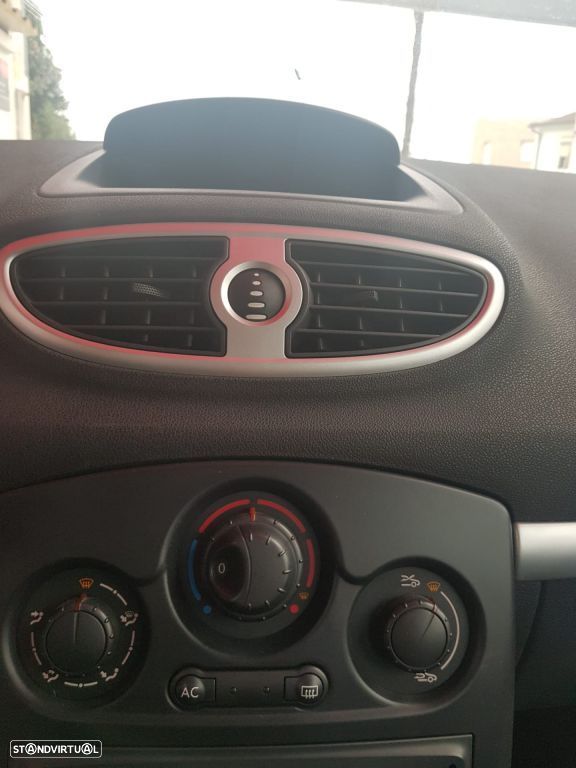 Renault Clio 1.5 dCi Fairway - 12