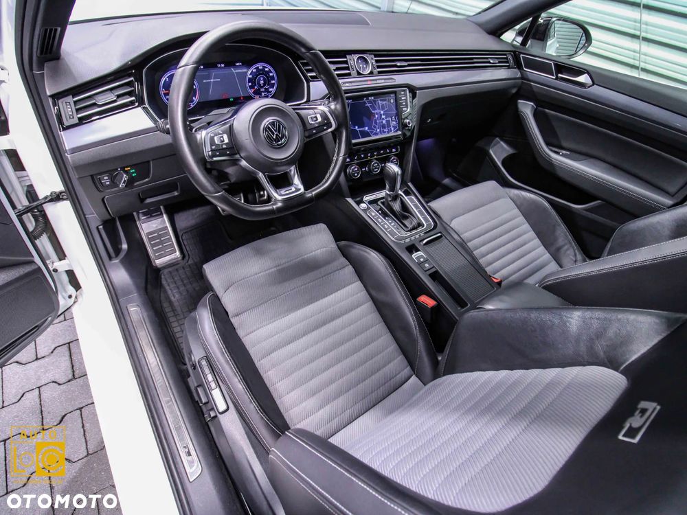 Volkswagen Passat 2.0 TDI SCR 4Motion DDG Highline - 17