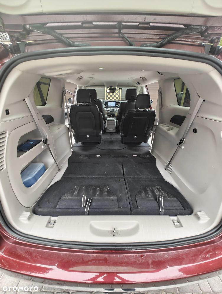 Chrysler Pacifica ver-2-5-hybrid-dynamic-force-executive-e--cvt - 12