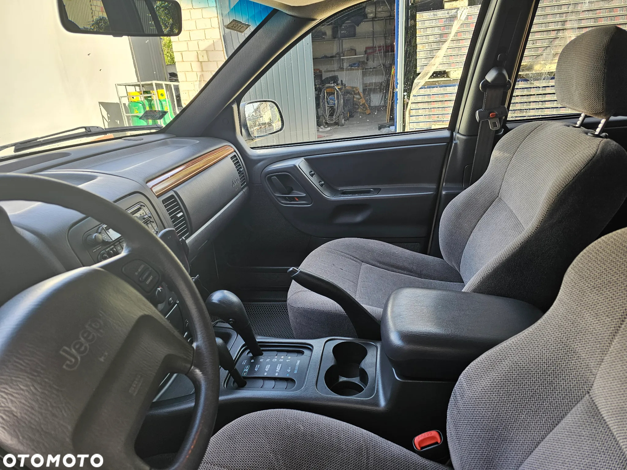 Jeep Grand Cherokee 4.0 Laredo - 6