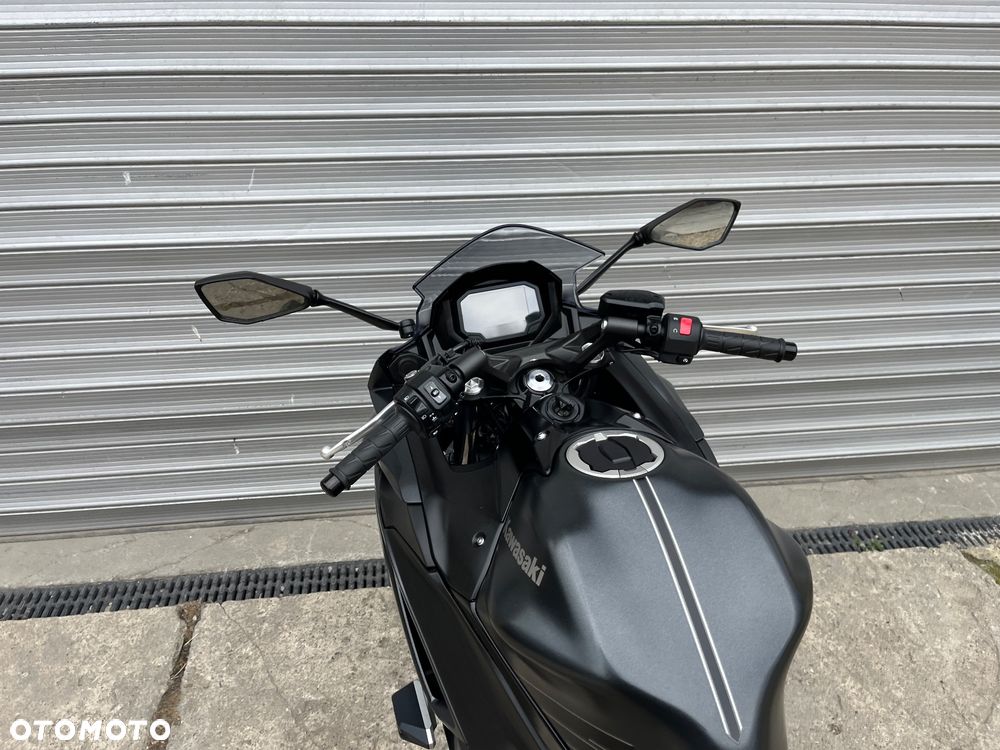 Kawasaki Ninja - 11