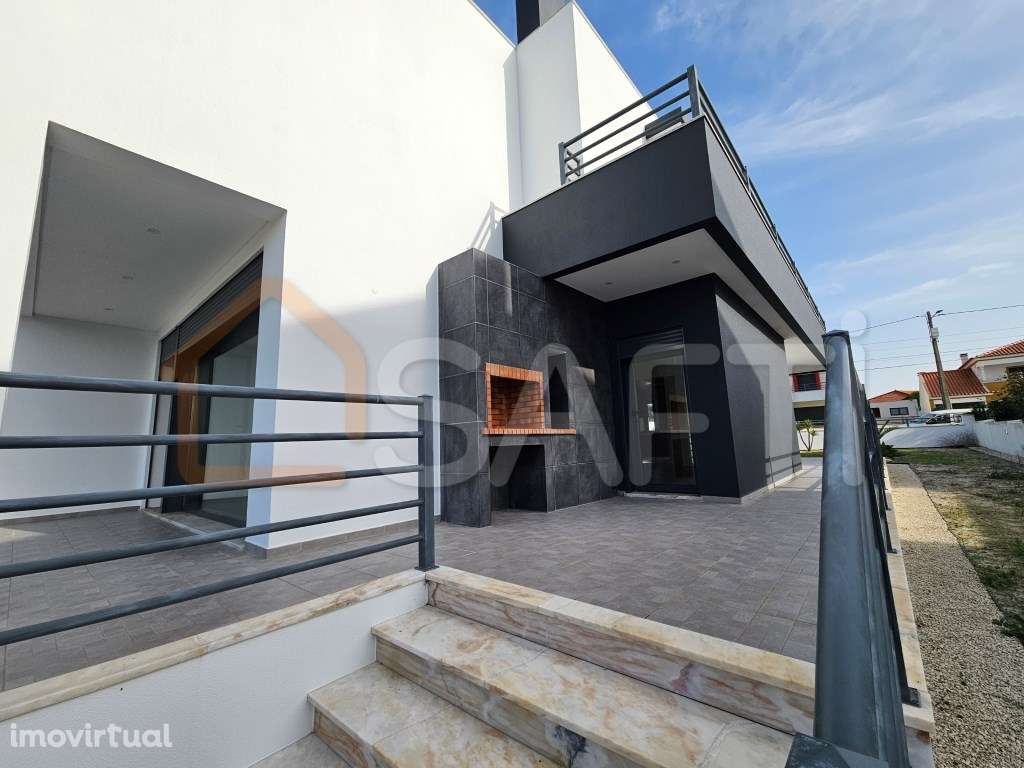 Venda - Moradia T4 Nova -
Silveira - Santa Cruz - Grande imagem: 3/43