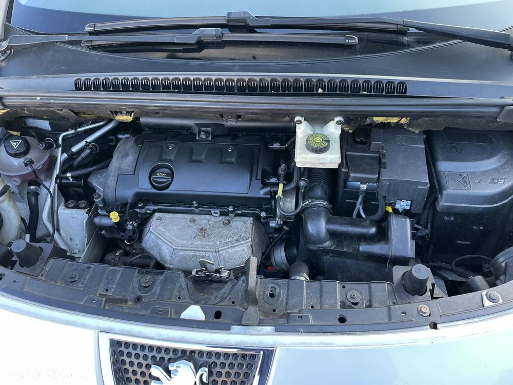 Peugeot 3008 1.6 Premium - 11