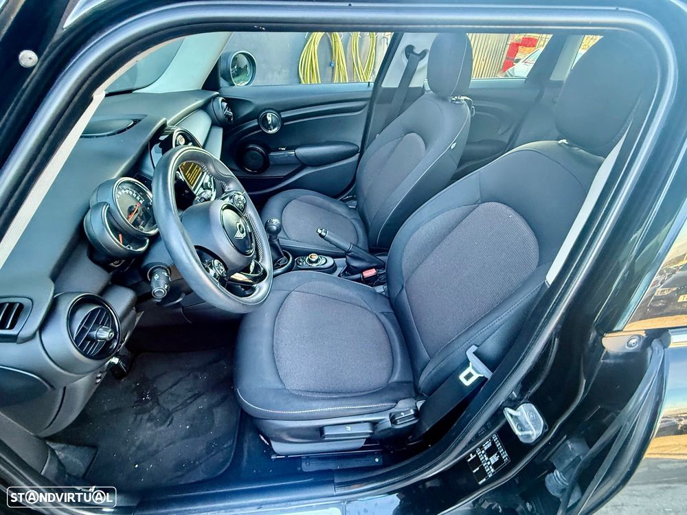 MINI 5 Portas Cooper D - 17