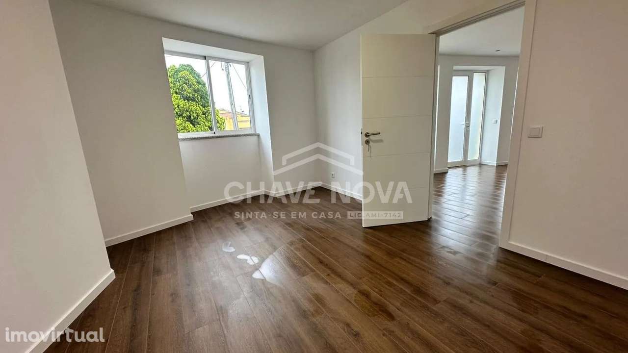 Apartamento T3 tipo Andar Moradia com Lugar de Estacionamento em Grijó - Grande imagem: 4/16