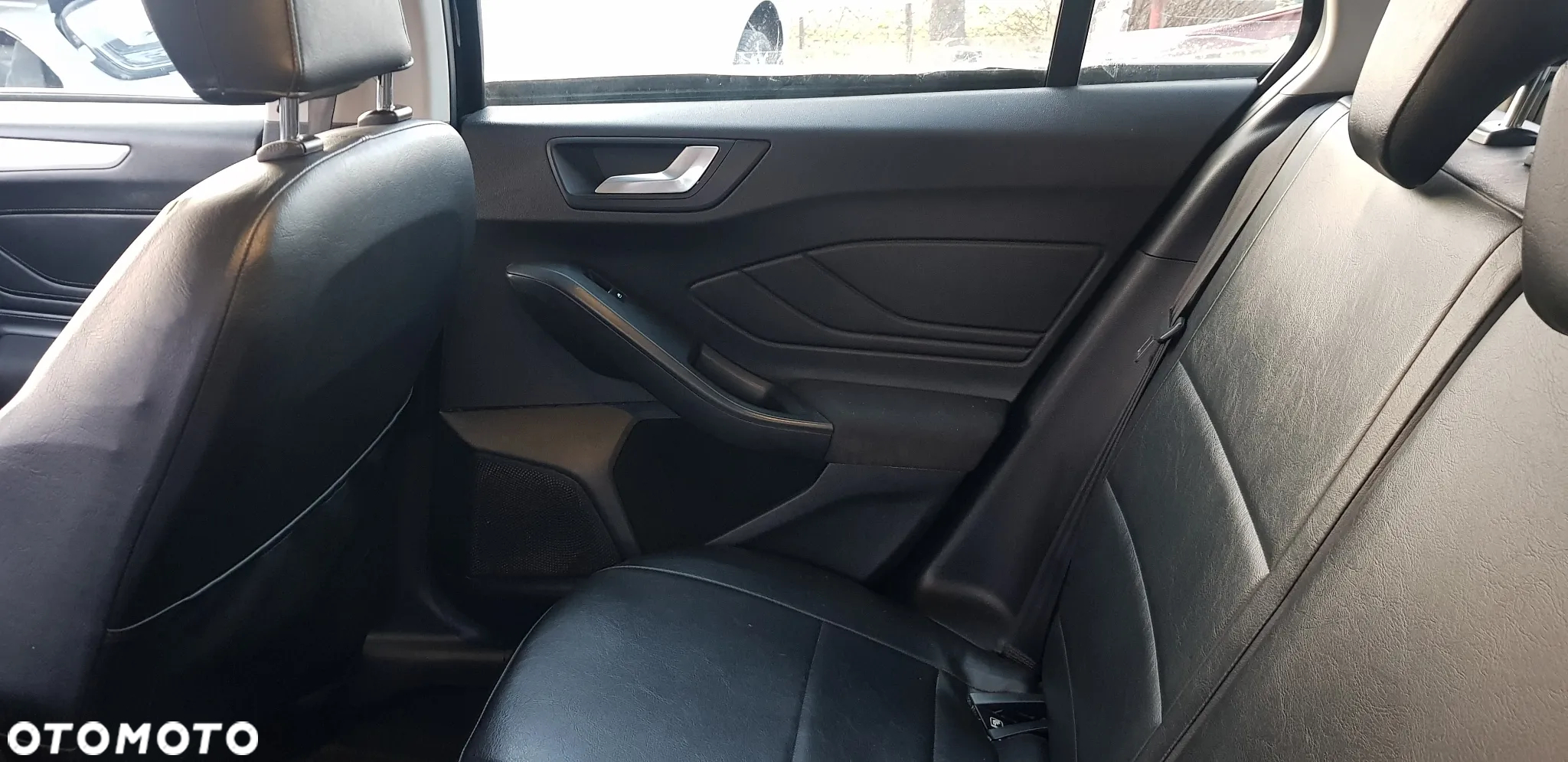 Ford Focus 1.0 EcoBoost Active Business - 23
