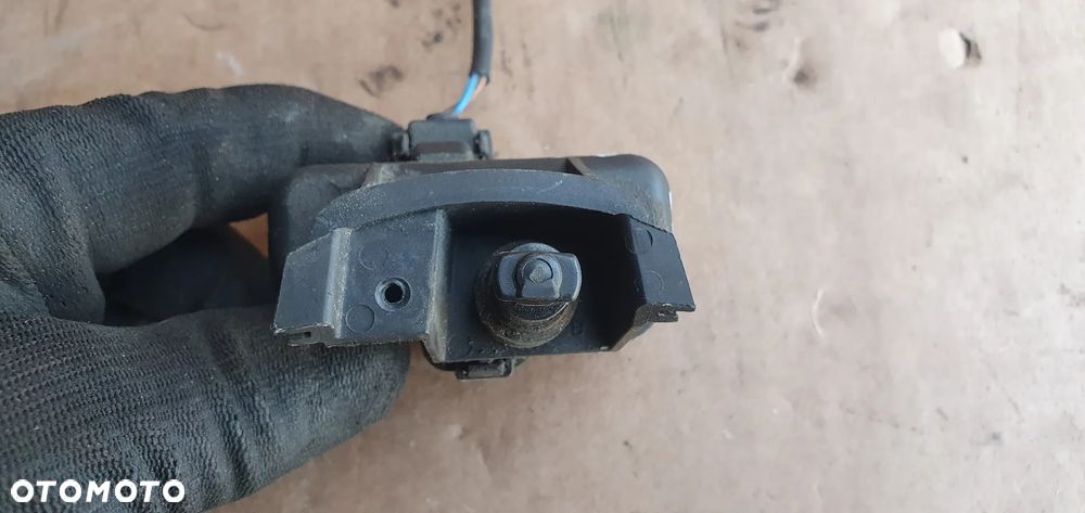 Siłownik silniczek klapki wlewu paliwa VW Tiguan I Lift 5N0810773E - 4