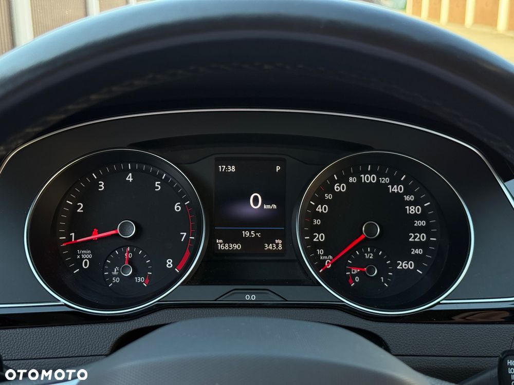 Volkswagen Passat 2.0 TSI Business DSG - 27