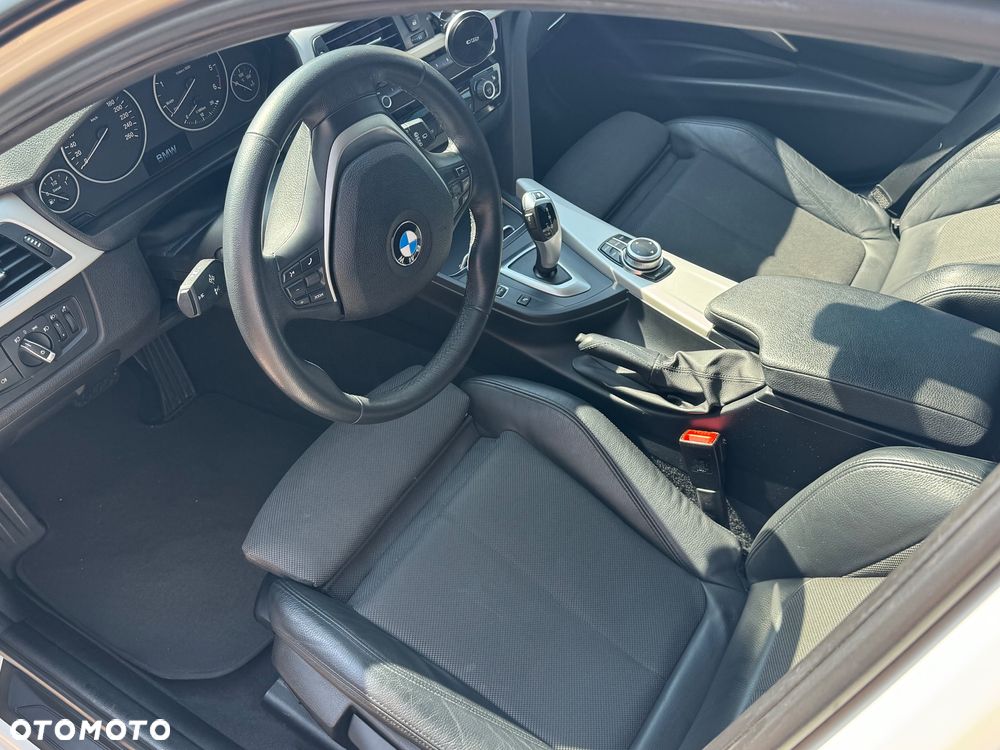 BMW Seria 3 318d - 21