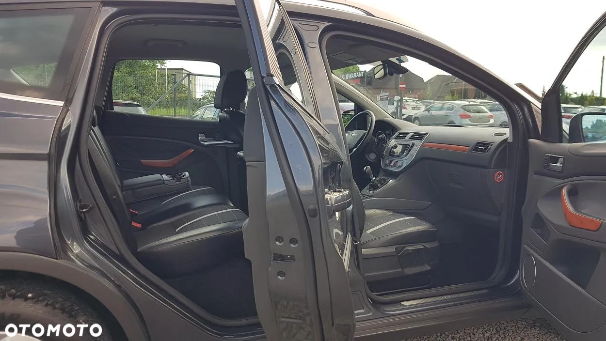 Ford Kuga 2.0 TDCi 4x4 Titanium - 28
