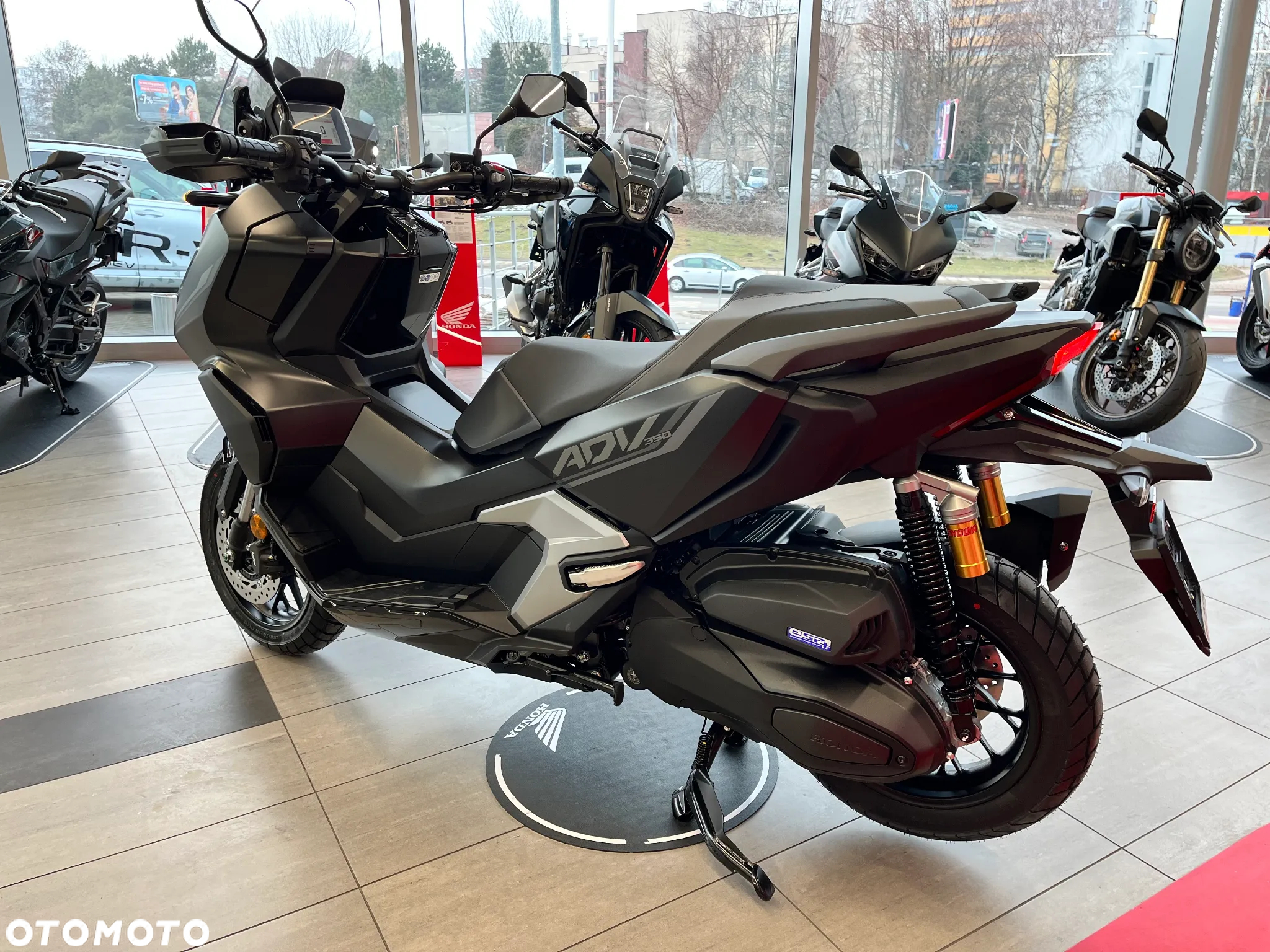 Honda ADV350 - 4